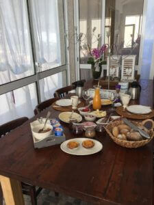 ontbijt bij bed and breakfast Casa Traca