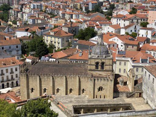 Universiteit Coimbra zicht op Sé Velha Universiteit Coimbra zicht op Sé Velha